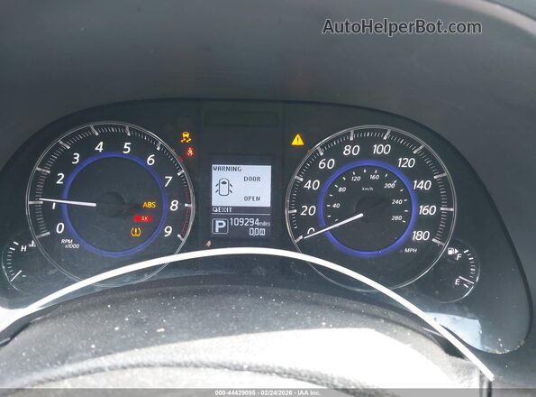 JN8CS1MU3GM130033 2016 INFINITI QX70 Gray Widok tylnych siedzeń