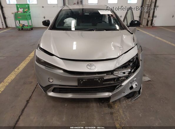 JTDACACU9S3049800 2025 TOYOTA PRIUS PLUG-IN HYBRID Серебряный Вид спереди
