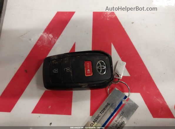JTDACACU9S3049800 2025 TOYOTA PRIUS PLUG-IN HYBRID Серебряный Вид панели приборов