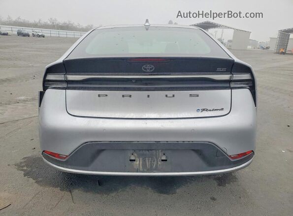 JTDACACUXR3031722 2024 TOYOTA PRIUS Silver Հետևի տեսք