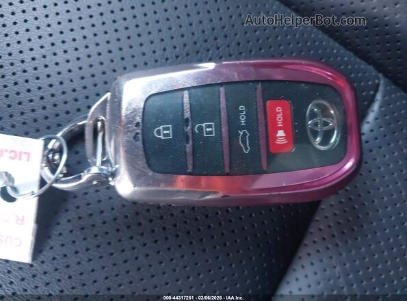 JTDAFAAF3P3001504 2023 TOYOTA CROWN Red Vista del salpicadero