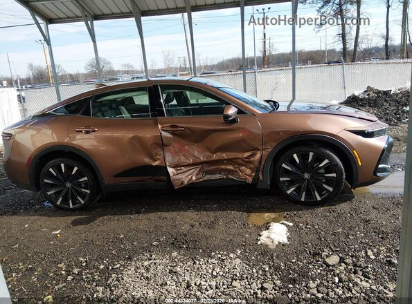JTDAFAAF8S3011728 2025 TOYOTA CROWN Brown Սալոնի հետևի տեսք