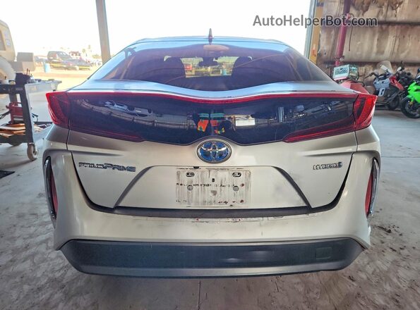 JTDKARFP8K3112349 2019 TOYOTA PRIUS Серебряный Вид сзади