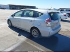 2016 Toyota Prius V Three Серебряный vin: JTDZN3EU3GJ049896