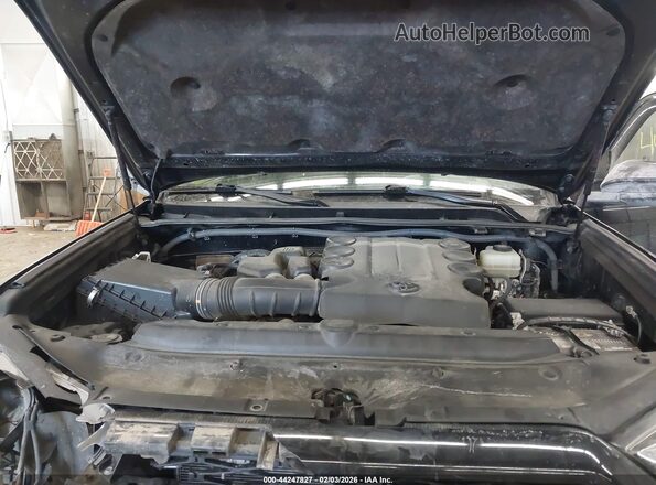 JTEBU5JR2K5655110 2019 TOYOTA 4RUNNER Черный Вид сзади
