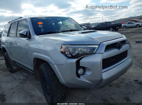 JTEBU5JR4K5656971 2019 TOYOTA 4RUNNER Серебряный Передняя правая четверть