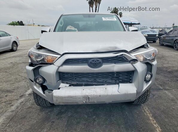 JTEBU5JR4K5672488 2019 TOYOTA 4RUNNER Серебряный Вид спереди