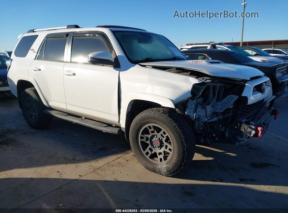 JTEBU5JRXH5426313 2017 TOYOTA 4RUNNER White Przód prawy