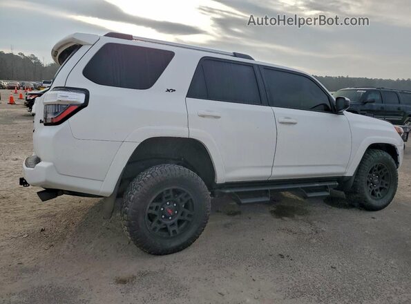JTEMU5JR8R6222811 2024 TOYOTA 4RUNNER White Задня права чверть