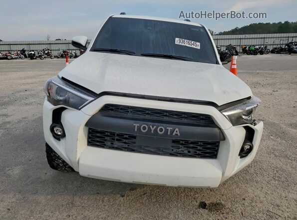 JTEMU5JR8R6222811 2024 TOYOTA 4RUNNER White Вид спереду