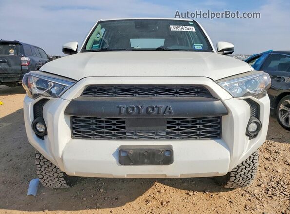 JTEMU5JR9M5860306 2021 TOYOTA 4RUNNER White Widok z przodu
