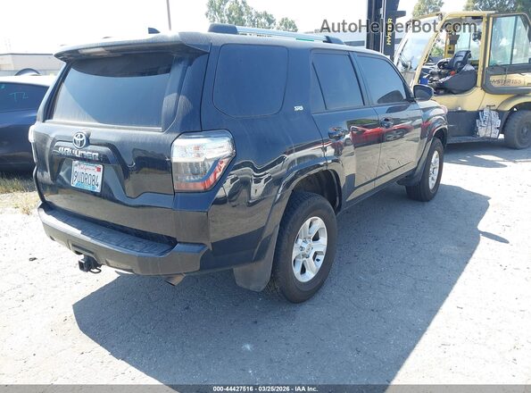 JTEMU5JR9R6282032 2024 TOYOTA 4RUNNER Черный Задняя правая четверть