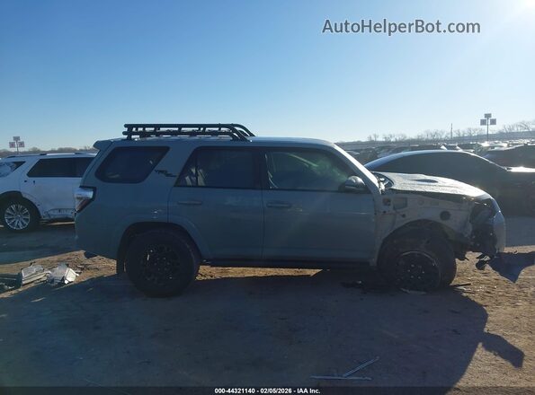 JTERU5JR2P6138258 2023 TOYOTA 4RUNNER Gray Вид задньої частини салону