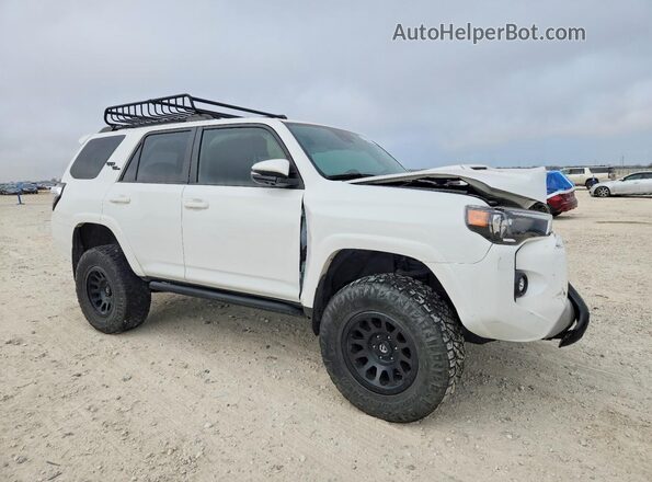 JTERU5JR5P6112866 2023 TOYOTA 4RUNNER White Delantero derecho