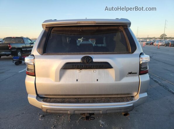 JTERU5JRXP6169189 2023 TOYOTA 4RUNNER Серебряный Вид сзади