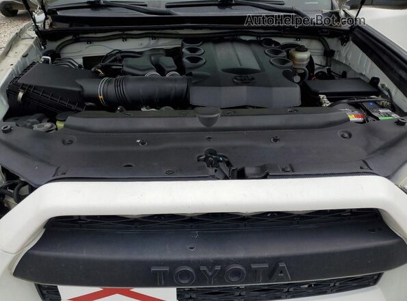 JTEZU5JR5G5110105 2016 TOYOTA 4RUNNER White Widok komory silnika