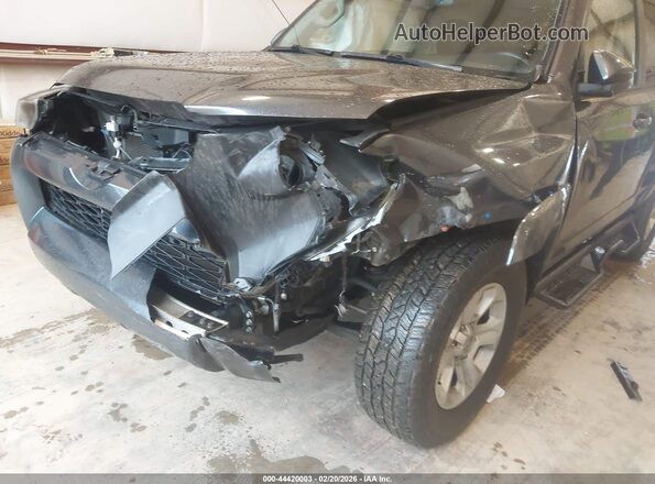 JTEZU5JR5K5205112 2019 TOYOTA 4RUNNER Серый Вид спереди