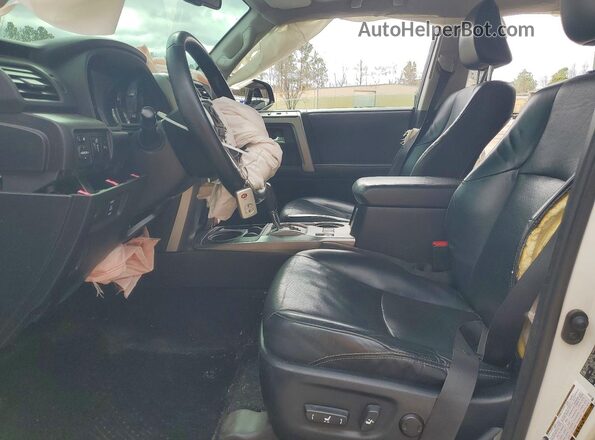 JTEZU5JR9G5134875 2016 TOYOTA 4RUNNER Белый Вид салона спереди