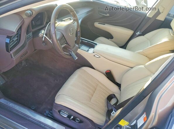 JTHB51FF8J5000651 2018 LEXUS LS Silver Widok wnętrza z przodu