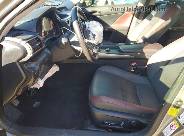 JTHBA1D20J5076151 2018 LEXUS IS Серебряный Вид салона спереди
