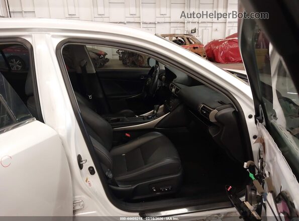JTHBA1D24G5016933 2016 LEXUS IS 200T Белый Вид салона спереди