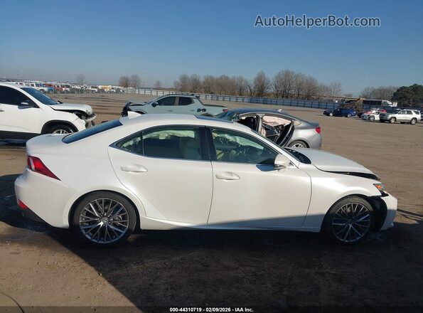 JTHBA1D26G5003231 2016 LEXUS IS 200T White Rear interior view