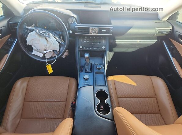 JTHBA1D2XJ5064900 2018 LEXUS IS Белый Вид панели приборов