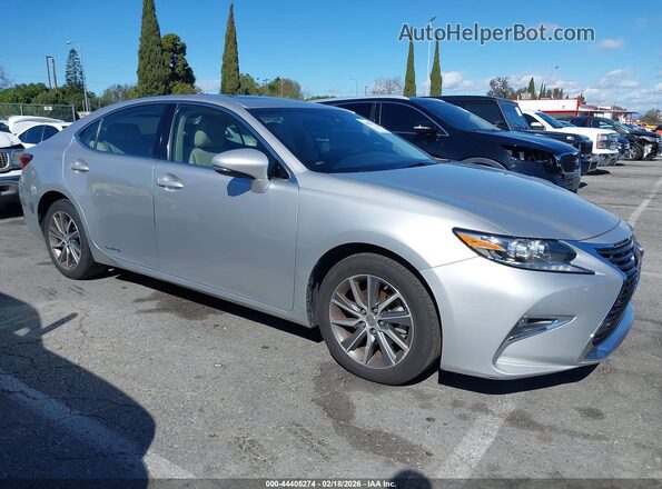 JTHBW1GG4G2103306 2016 LEXUS ES 300H Серебряный Передняя правая четверть