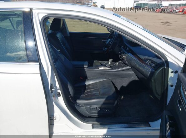 JTHBW1GGXG2104797 2016 LEXUS ES 300H Белый Вид салона спереди