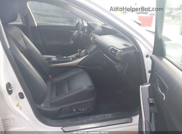 JTHCM1D2XG5014339 2016 LEXUS IS 300 White Вид салону спереду