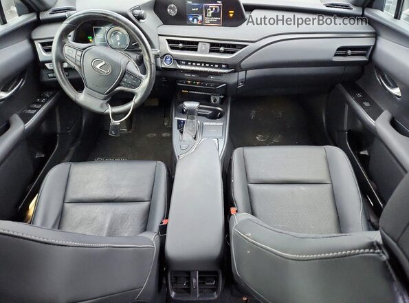 JTHP9JBH4L2025830 2020 LEXUS UX Белый Вид панели приборов