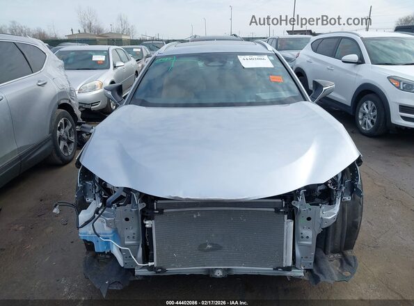 JTHUCJDH5S2004470 2025 LEXUS UX 300H Silver Вид задньої частини салону