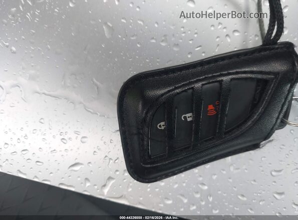 JTHX3JBH6N2056212 2022 LEXUS UX 200 White Вид панелі приладів
