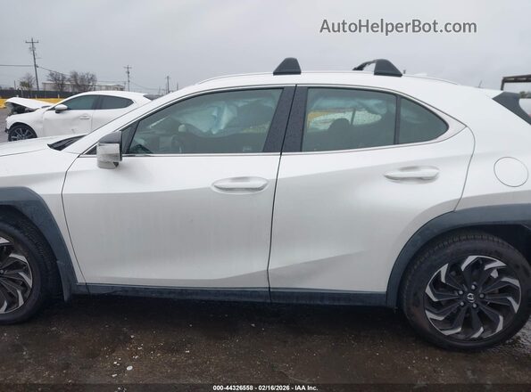 JTHX3JBH6N2056212 2022 LEXUS UX 200 White Панорамний вид салону 360°