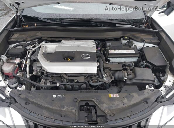 JTHX3JBH6N2056212 2022 LEXUS UX 200 White Вид ззаду