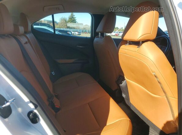 JTHX9JBH2N2059414 2022 LEXUS UX Белый Вид задних сидений