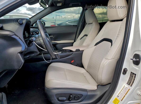 JTHX9JBH2N2062216 2022 LEXUS UX White Vista interior delantera