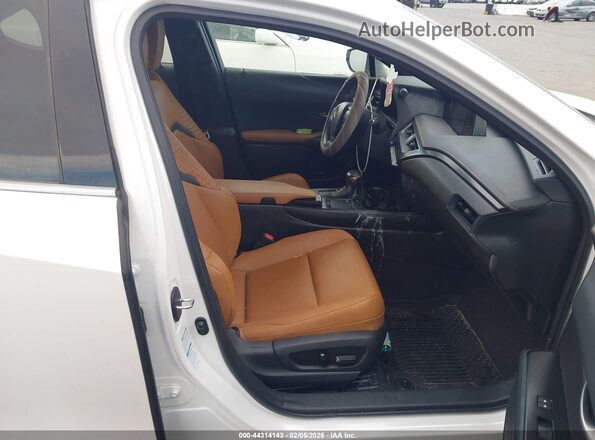 JTHX9JBH7M2050691 2021 LEXUS UX 250H Белый Вид салона спереди