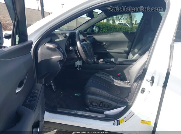 JTHY3JBH1K2014000 2019 LEXUS UX 200 White Front interior view