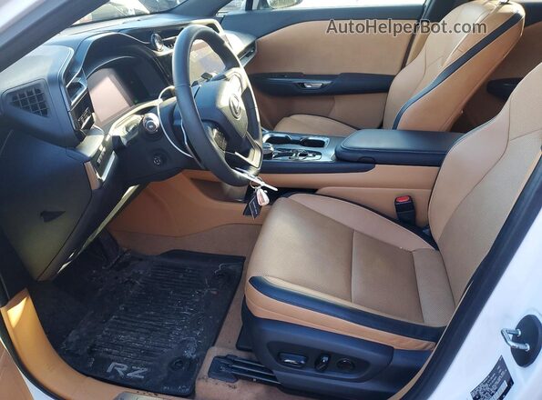 JTJAAAAB3RA026362 2024 LEXUS RZ Белый Вид салона спереди