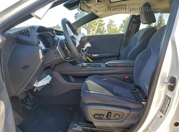 JTJAAAAB5PA002531 2023 LEXUS RZ Белый Вид салона спереди