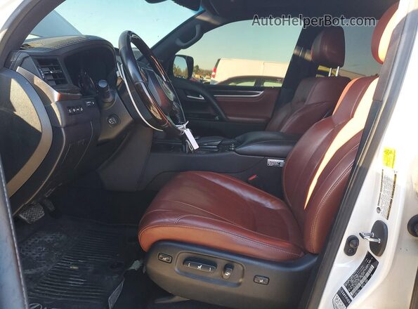 JTJDY7AX0L4317530 2020 LEXUS LX Белый Вид салона спереди