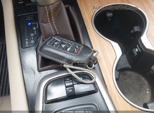 JTJDZKCA0J2010666 2018 LEXUS RX 350L  Вид панели приборов
