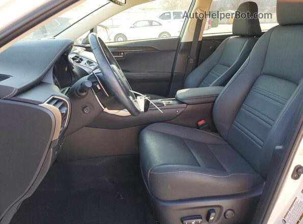 JTJGARBZ5M5032914 2021 LEXUS NX Белый Вид салона спереди