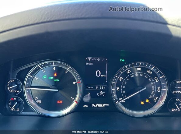 JTJHY7AX1J4257689 2018 LEXUS LX 570 Champagne Вид задних сидений