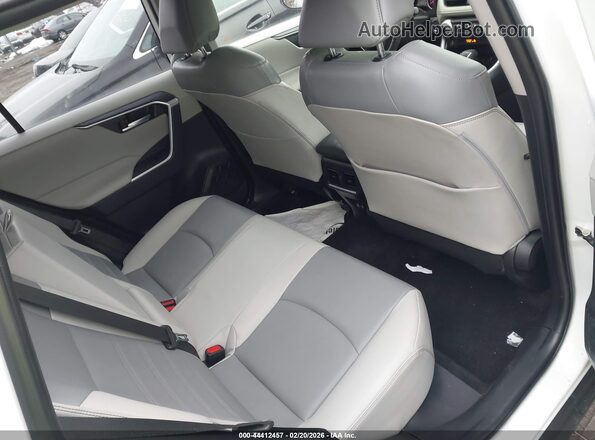 JTMA1RFV4KD018148 2019 TOYOTA LE White Vista de la etiqueta del VIN