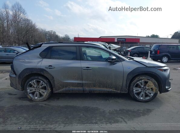 JTMABABA6PA020297 2023 SUBARU SOLTERRA Silver Widok wnętrza z tyłu