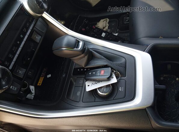 JTME6RFV0SJ076861 2025 TOYOTA RAV4 HYBRID Белый Вид панели приборов