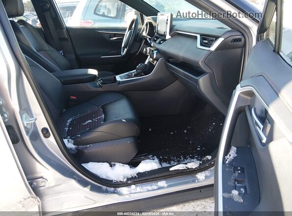 JTMEB3FV0MD011678 2021 TOYOTA RAV4 PRIME Серебряный Вид салона спереди