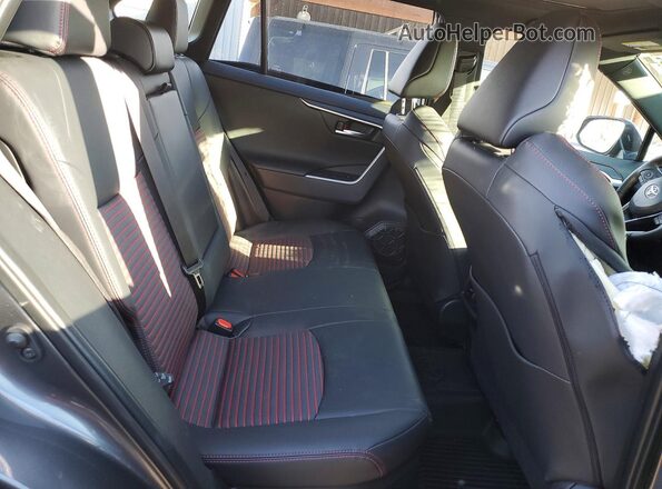 JTMEB3FV7SD235771 2025 TOYOTA RAV4 Серый Вид задней части салона